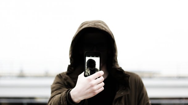 Telefonbetrug: Android-App schickt Opfer direkt zu den Tätern