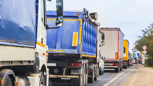 EU-Parlament bestätigt scharfe Klimaauflagen für Lastwagen