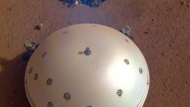 Mars-Sonde Insight zeichnet wohl erstmals ein Marsbeben auf