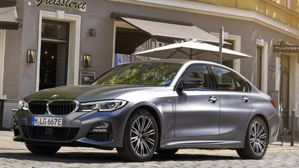 BMW 330e