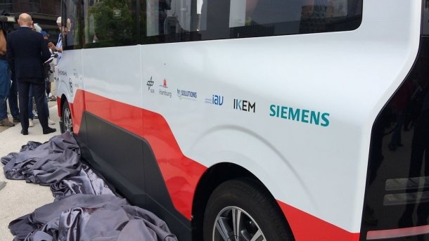 Autonomer E-Shuttle erstmals auf Testfahrt in Hamburg unterwegs