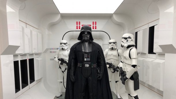Scheune als Raumschiff-Hangar - "Star Wars"-Ausstellung eröffnet