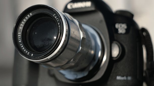 In aller Kürze: Alte Objektive an modernen Kameras