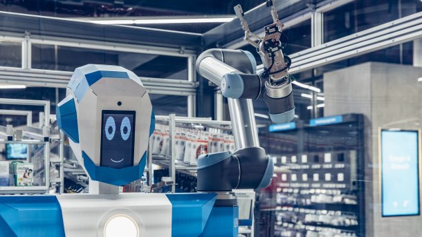 Roboter "Alex" verkauft in einer Conrad-Filiale in Berlin