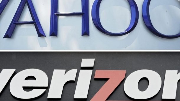 Logos von Yahoo und Verizon