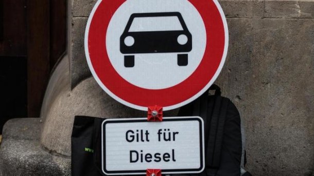 Gericht: Frankfurt am Main muss Fahrverbotszonen prüfen