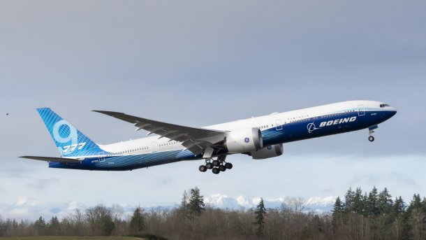 Neues Boeing-Modell 777X absolviert erfolgreich seinen Erstflug