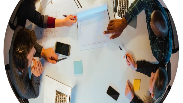 Jeder kontrolliert jeden