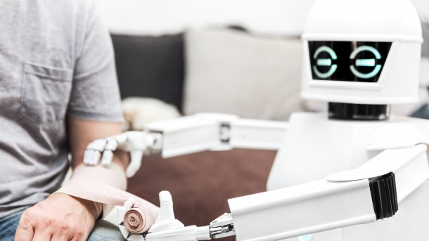 Ethikrat: Erosion von Verantwortung bei Robotereinsatz in der Pflege verhindern