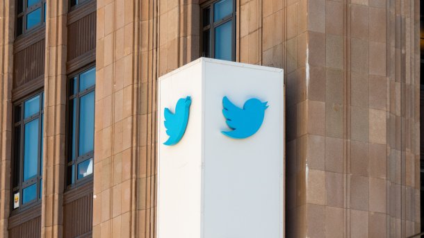 Twitter zieht Geschäftsprognose zurück, Verlust erwartet