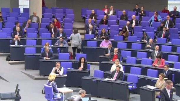 Corona-Krise: Bundestag beschließt weitgehende Reform des Infektionsschutzgesetzes