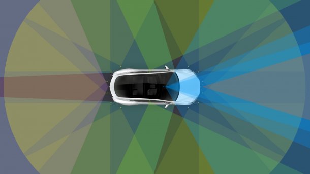 Tesla USA: Fahrassistent wird um Stopp-Schild- und Ampelerkennung erweitert
