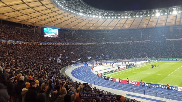 Bundesliga im Live-Stream: DAZN und Amazon bleiben am Ball
