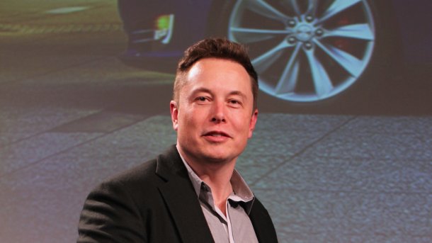 Elon Musk auf Bühne