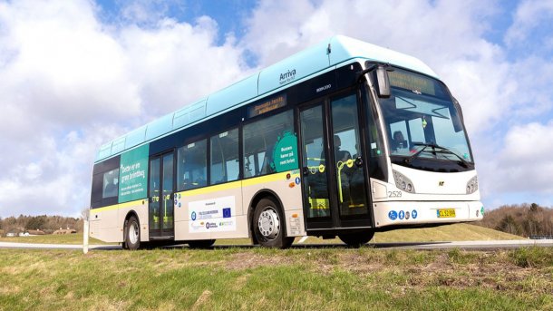 Brennstoffzellen-Busflotte nimmt in Wuppertal Betrieb auf