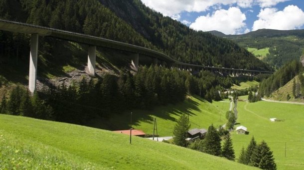 Tirol weist 2400 Autos von Umfahrungsrouten zurück