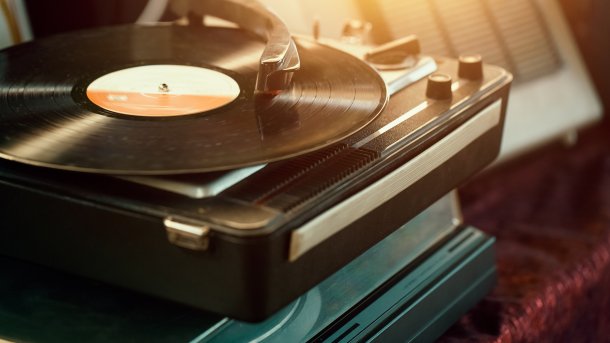 "Wir leben von Vinyl": LPs und Singles aus Diepholz in die Welt