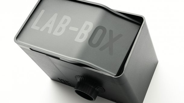 Lab-Box vorgestellt: Filmentwicklung im Mini-Labor bei Tageslicht