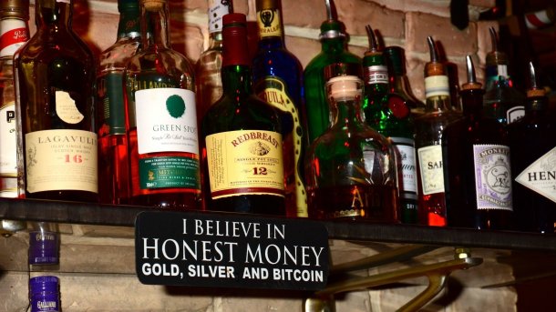 Legendäre Berliner Bitcoin-Bar Room 77 schließt