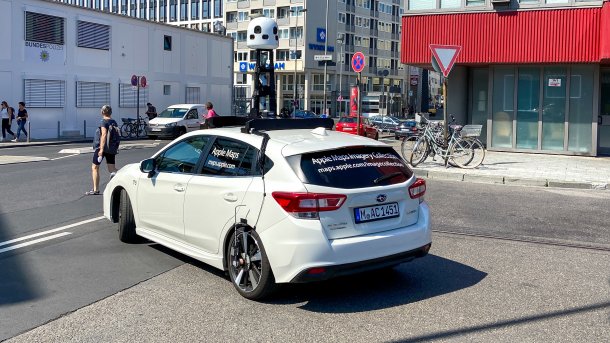Kamera-Auto für Apple Maps, gesehen im Juni 2020 in Köln.