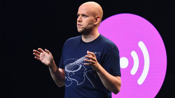Daniel Ek, CEO von Spotify, hält eine Rede