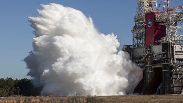 NASA Space Launch System Hot Fire Test