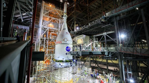 Orion-Kapsel auf SLS-Riesenrakete