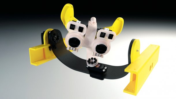Kamerahalterung des Roboters "Renate" mit zwei Webcams als Augen.