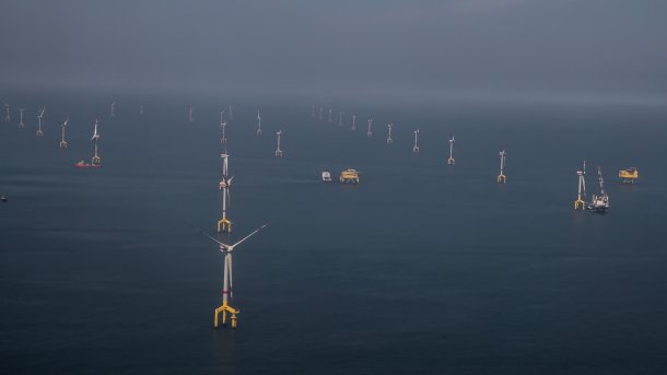 Offshore-Windpark im Aufbau