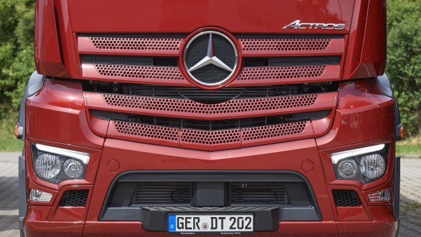 Mercedes-Benz Actros Front