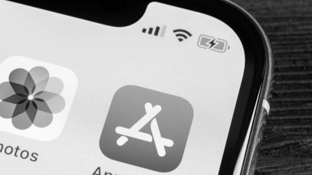 Sankt-petersburg,,Russia,,April,27,,2018:,Apple,Store,Application,Icon,On