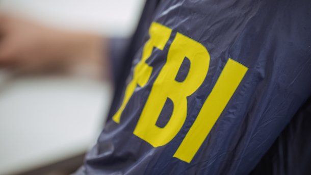 Jacke mit FBI-Schirftzug