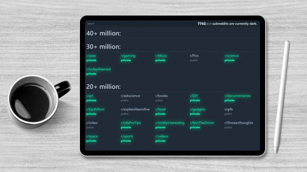 Tablet auf Tisch mit geöffneter Blockadenübersicht