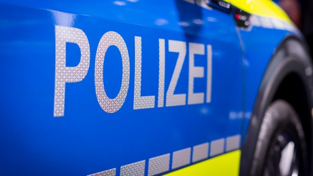 Zwei deutsche Polizeiautos