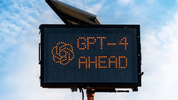 Digitales Schild warnt: "GPT-4 Ahead"