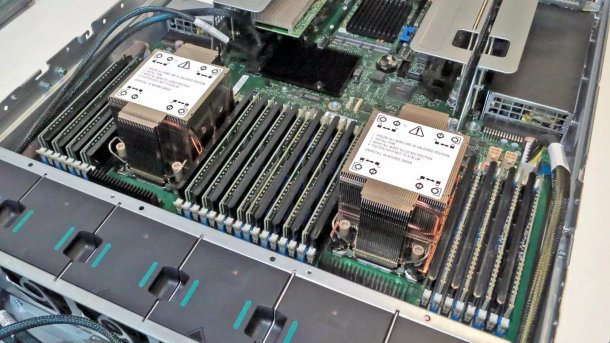 Rack-Server mit zwei Intel-Xeon-Prozessoren