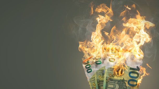 Brennende Euro-Scheine