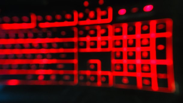 Tastatur mit roten Tasten