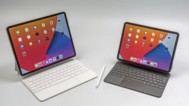 Zwei Modelle des iPad Pro 2021 mit Magic Keyboard