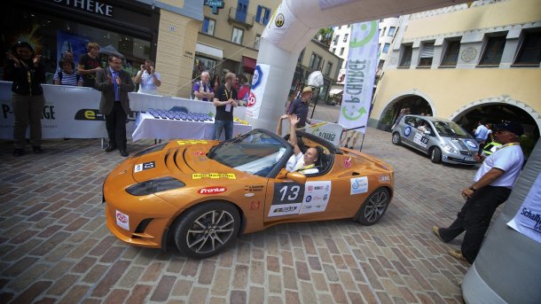 Daten Dump zum alten Tesla Roadster heise autos