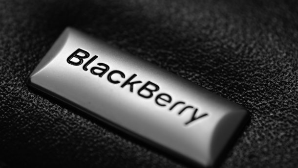 Graues Element mit Blackberry-Schriftzug