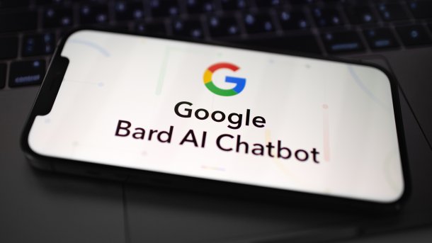 Google,Bard,(ai,Chatbot),Logo,On,A,Screen,Smartphone,Iphone