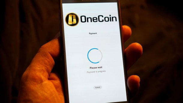 OneCoin auf einem Smartphone