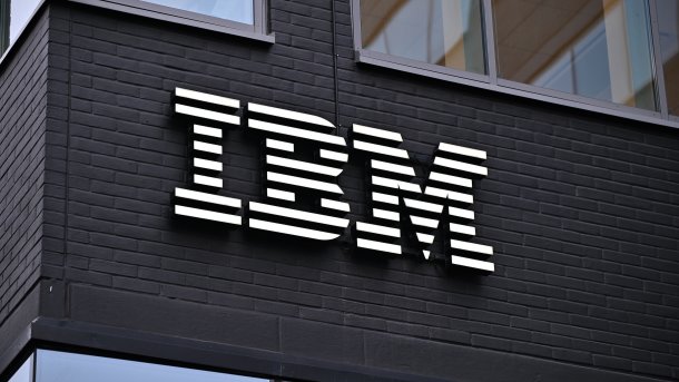 IBM-Logo an Gebäude