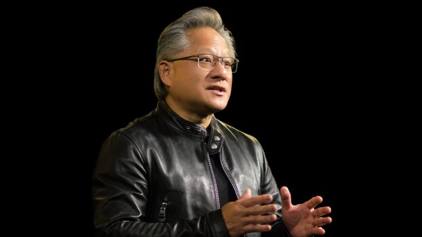 Nvidia-CEO Jensen Huang sieht eine anhaltende Knappheit bei KI-Chips.​