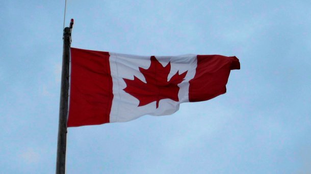 Maple Leaf Flag im Wind flatternd