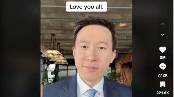 Tiktok-Chef Shou Zi Chew in seiner Ansprache an die Nutzer. ​