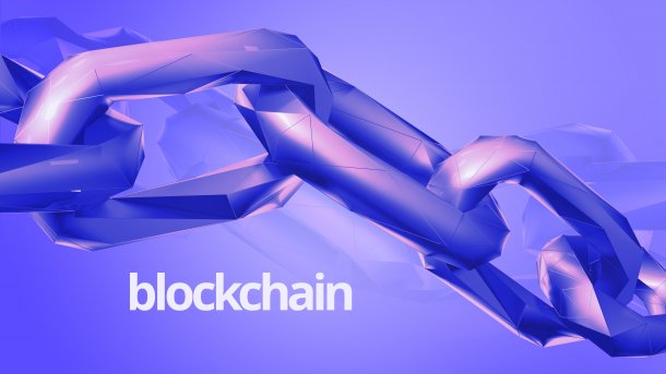Glieder einer Metallkette, darunter das Wort "blockchain"