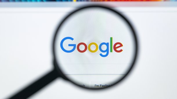 Lupe über der Google-Suchleiste