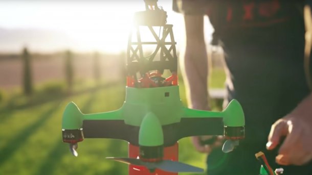 Die geöffnete Hochgeschwindigkeitsdrohne Peregreen2.